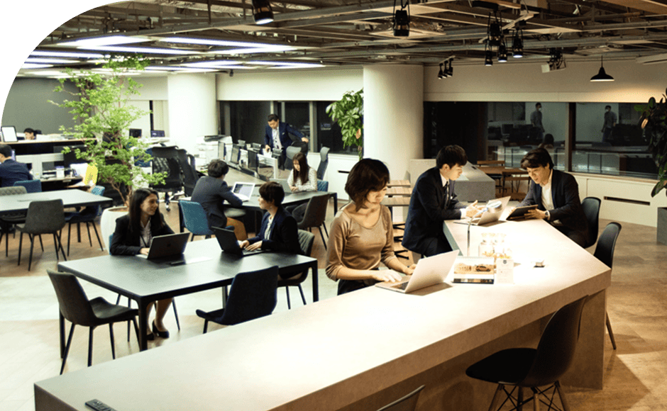 各分野を熟知した専門性の高いスタッフ